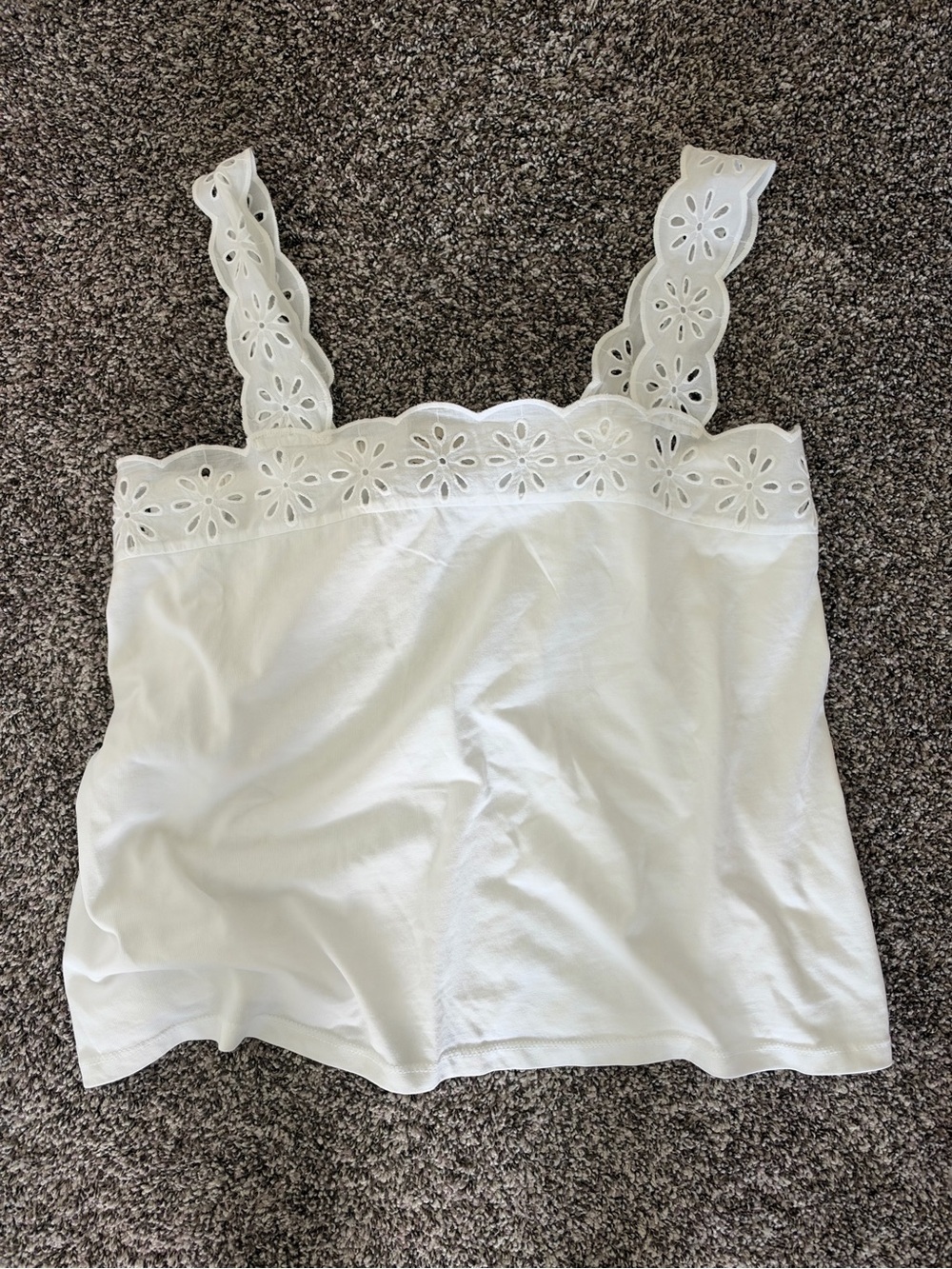 LOFT White Eyelet-Trim tank